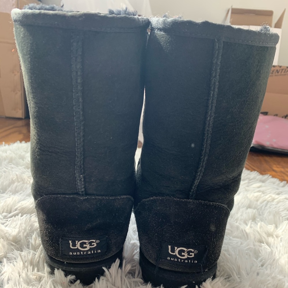 Black uggs - Picture 4 of 6